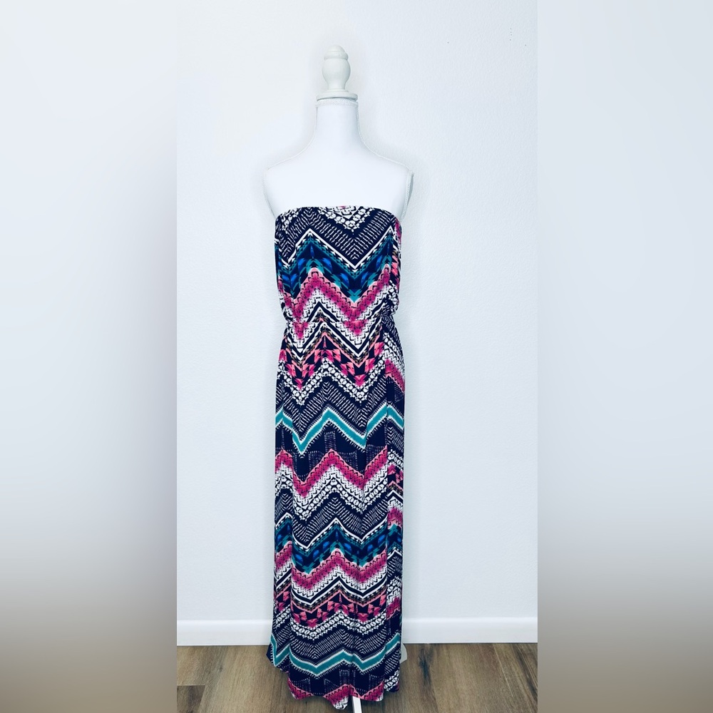 Chevron Strapless Dress in Multicolor - Picture 2 of 10